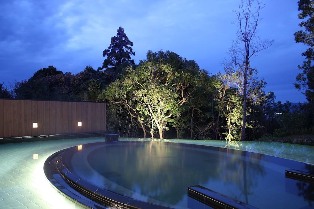 Shirahama Coganoi Resort & Spa Exterior photo